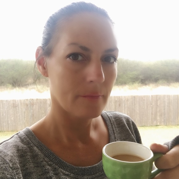 Meet your Posher, Suewanda - Picture 2 of 4